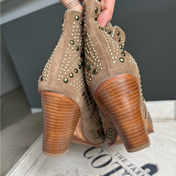 Donald J. Pliner Studded Brown Ankle Boots size 8 - Picture 5 of 11